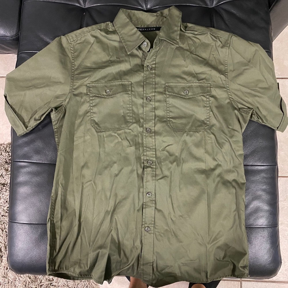 SeanJohn Dark green button down